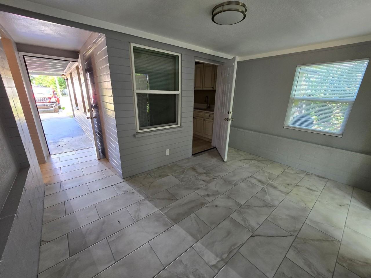 112 Palm Dr - Photo 5 of 12