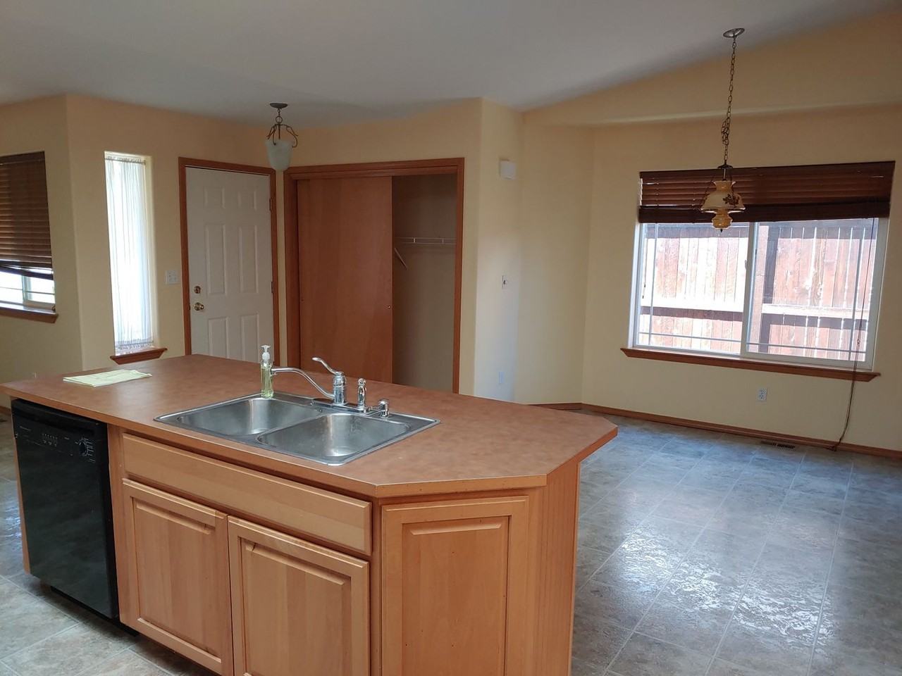 173 E Jeffrey Pine Ln - Photo 4 of 19