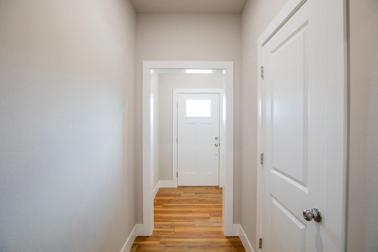 947 Seaborn Way - Photo 2 of 22