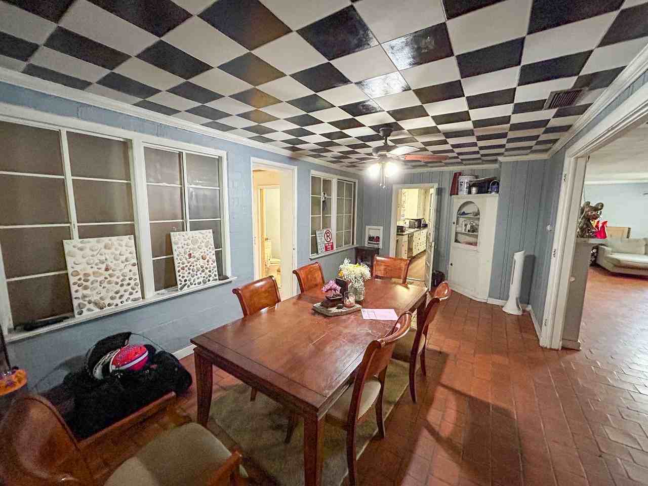 2115 Nw 3rd Pl - Photo 5 of 38