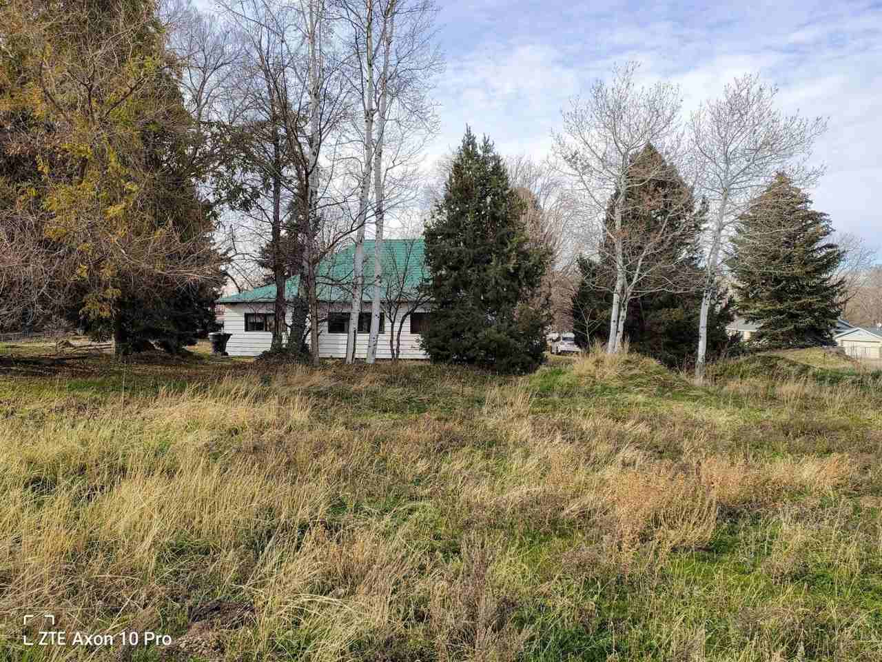 2557 S Orchard Dr - Photo 3 of 10
