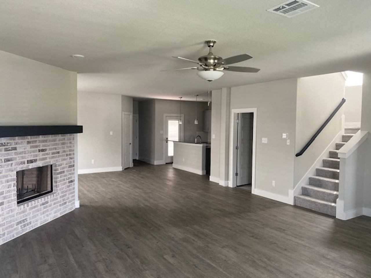 676 The Cottages Dr - Photo 2 of 29