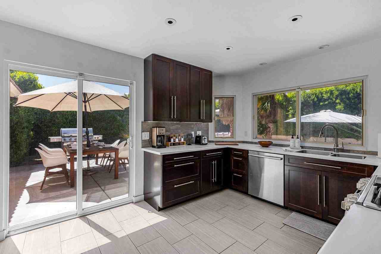 2355 Nicola Rd W - Photo 4 of 40