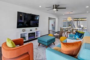 featured image of 980 N Buttonwillow Cir