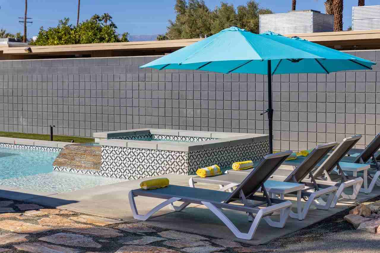 980 N Buttonwillow Cir - Photo 4 of 47