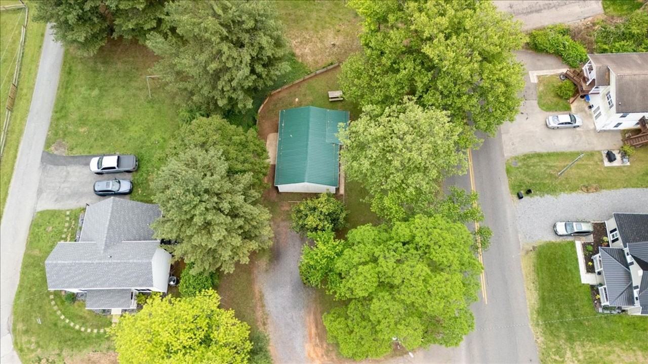 301 Forest Ave - Photo 4 of 15