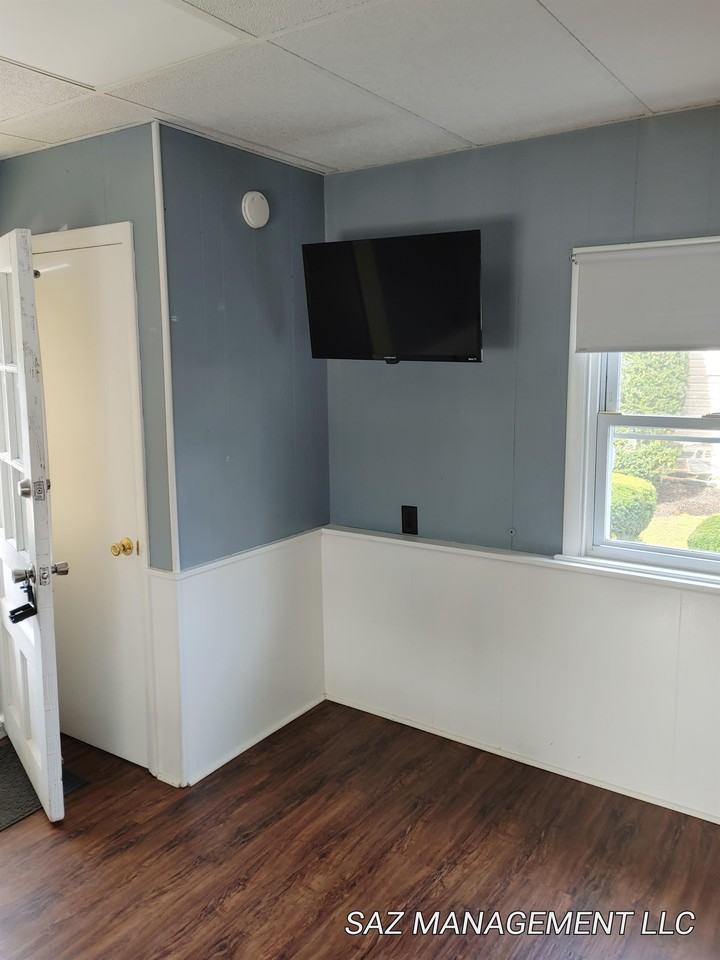 800 Darby Road - Photo 3 of 10