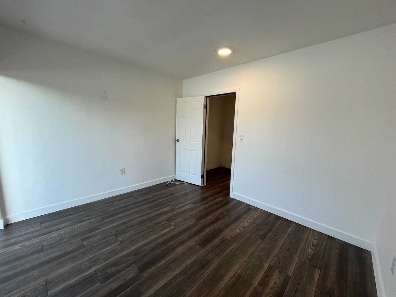 14280 Northeast 6th Avenue - Photo 3 of 12