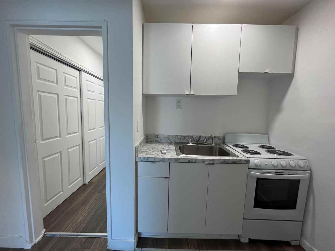 14280 Northeast 6th Avenue - Photo 6 of 12