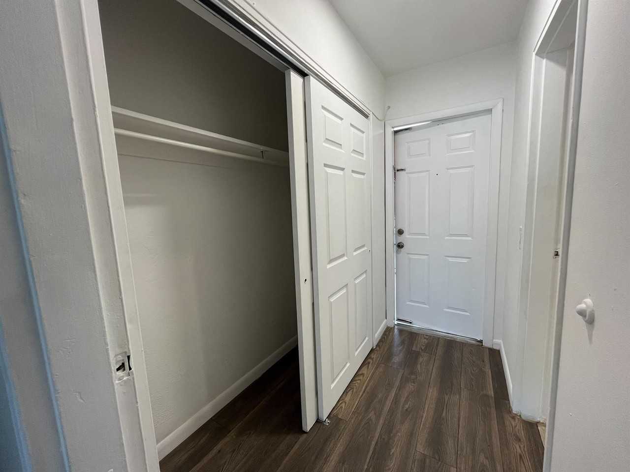 14280 Northeast 6th Avenue - Photo 7 of 12