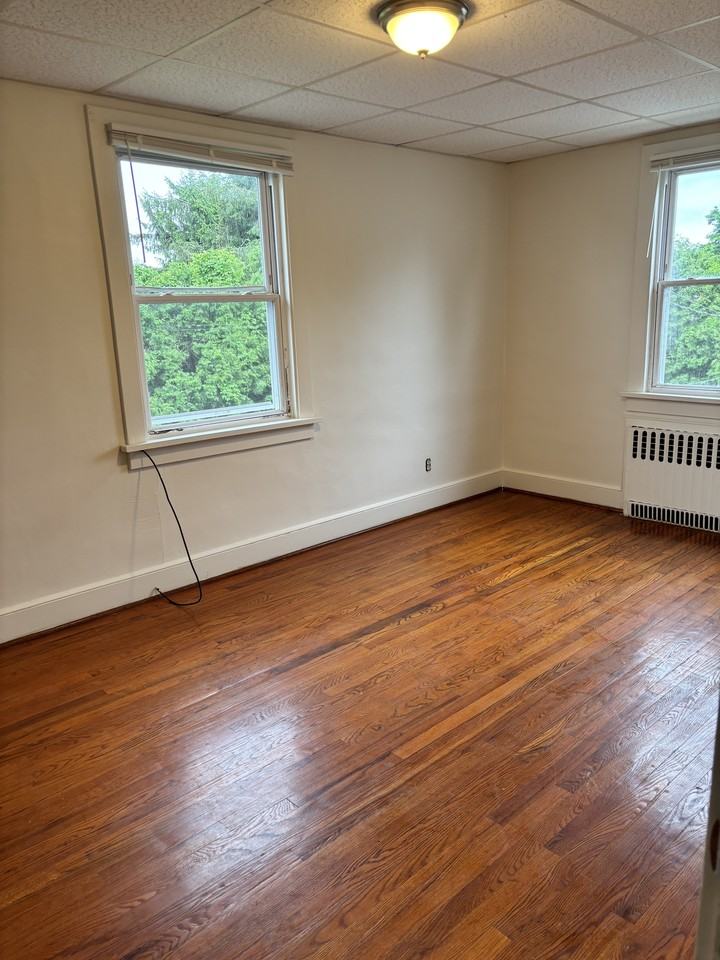 821 E Front St - Photo 2 of 5