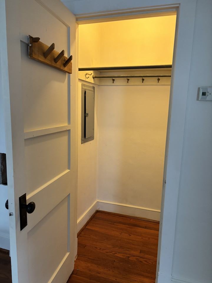 821 E Front St - Photo 3 of 5