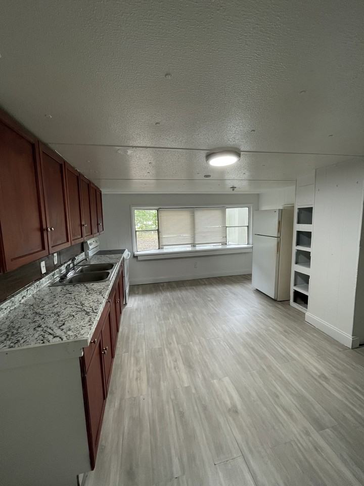 Socrum Loop - Photo 3 of 8