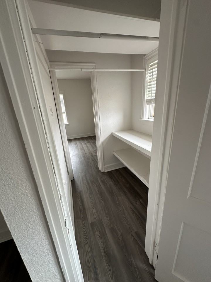 1916 4th Avenue East - Photo 4 of 9