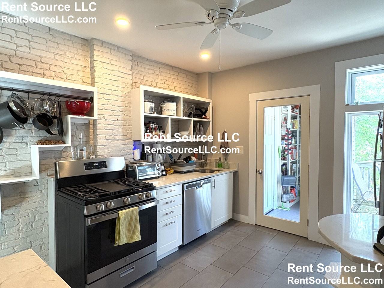 34 Wyatt St - Photo 5 of 31