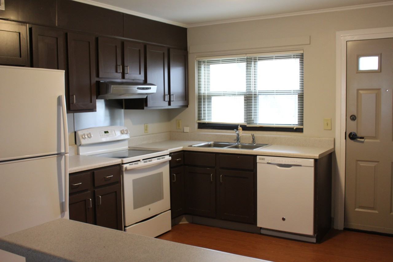 Ridgeview Apartments - Photo 3 of 9