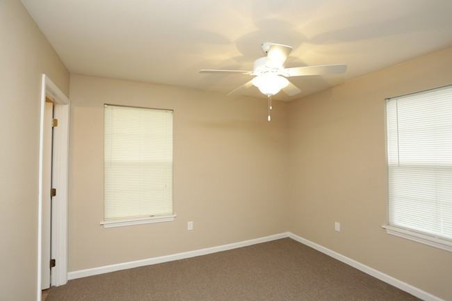 Sugar Hill Crossing - Photo 4 of 21