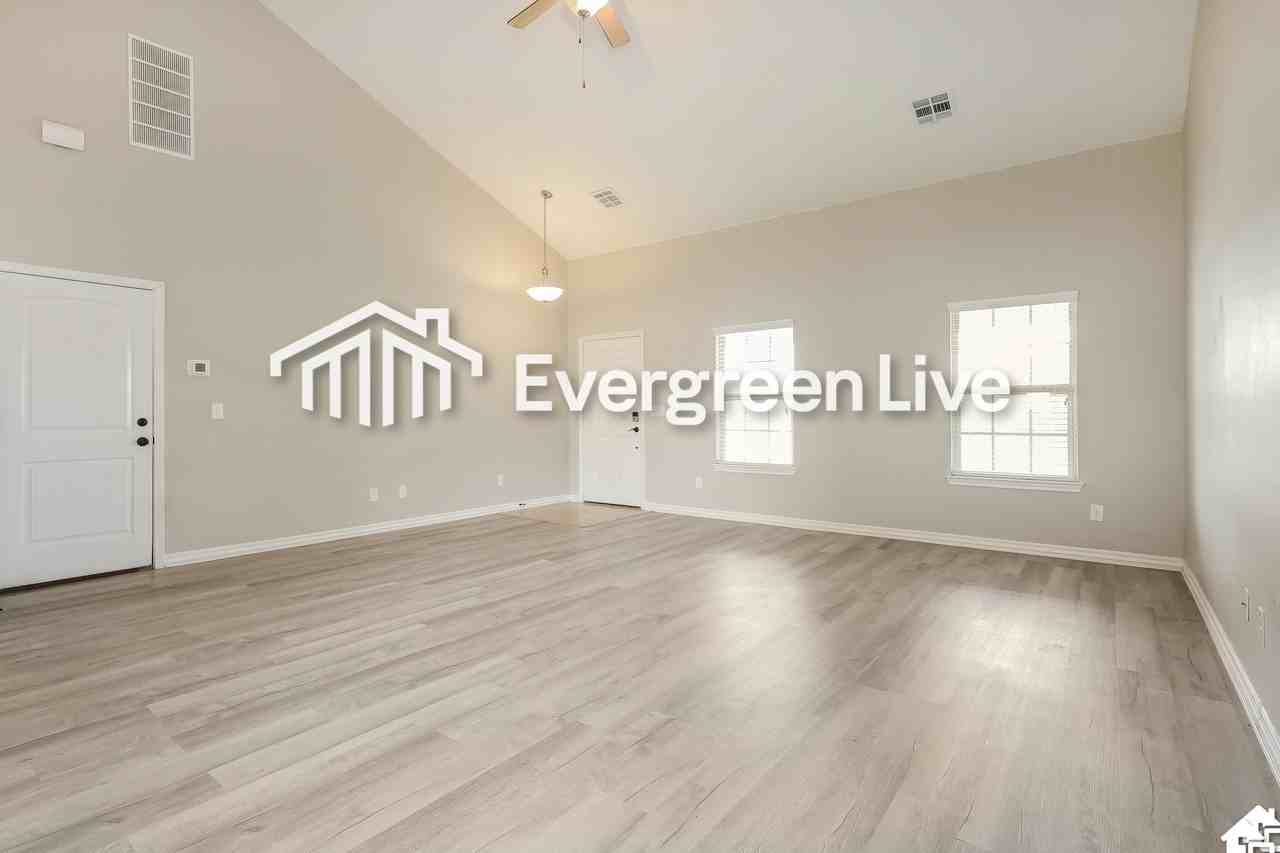 10205 Nw 25th St - Photo 5 of 16