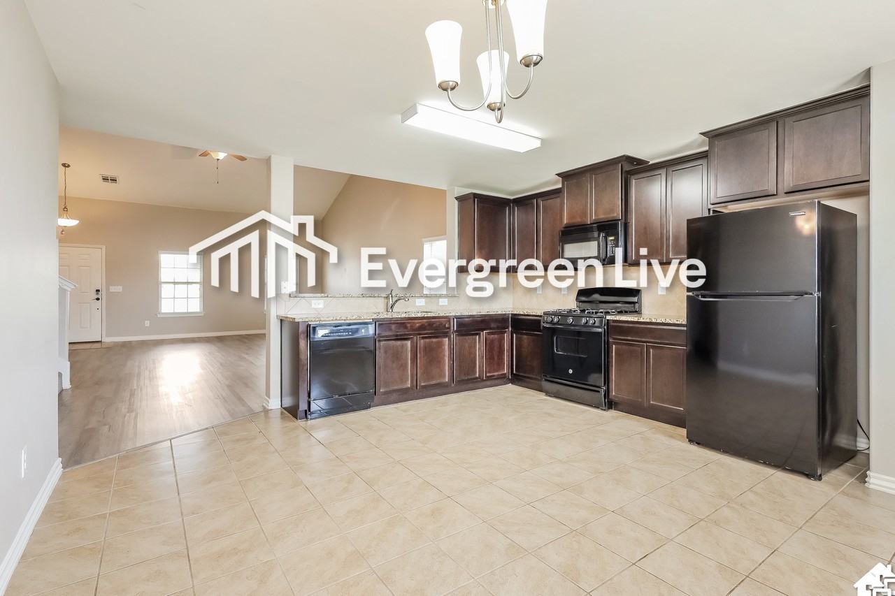 10205 Nw 25th St - Photo 7 of 16