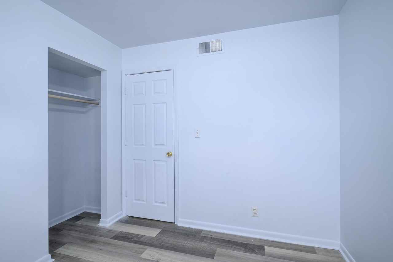 5104 Yew Ln - Photo 2 of 26