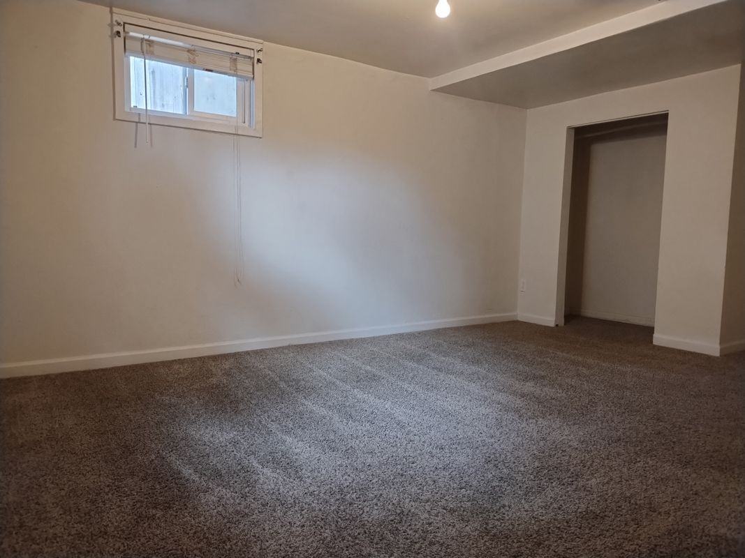 2045 6th Ave - Photo 4 of 8