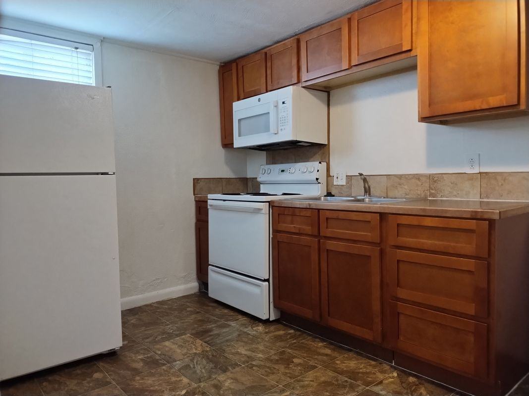 2045 6th Ave - Photo 7 of 8