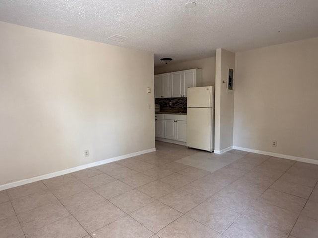 633 10th Street - Photo 2 of 6