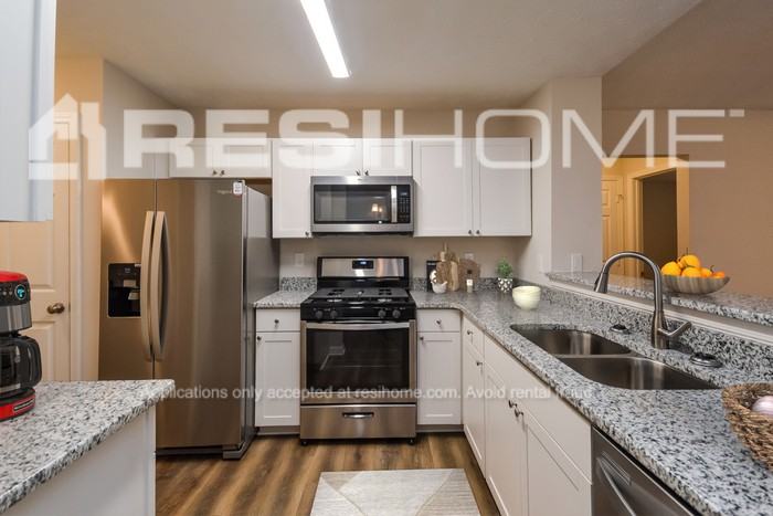 2423 Windridge Dr Ne - Photo 2 of 17