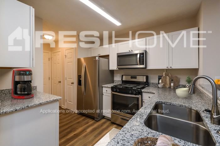 2423 Windridge Dr Ne - Photo 3 of 17