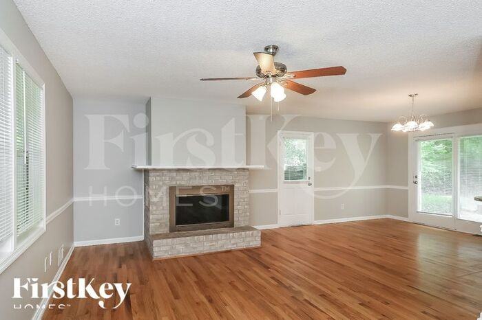 860 Green Forest Dr Se - Photo 2 of 18