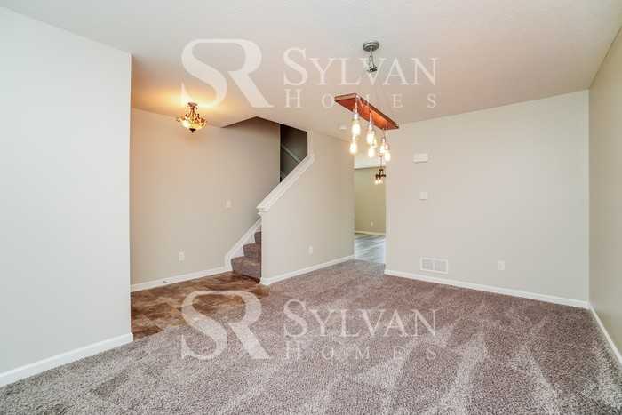 218 Faulkner Dr - Photo 3 of 15