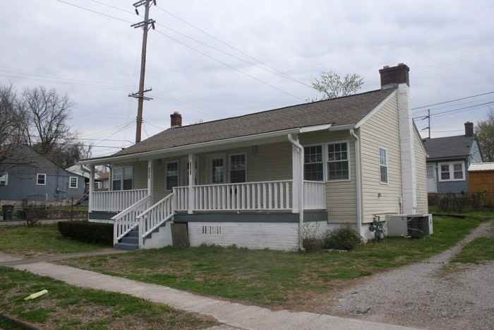 1301 Cunningham St - Photo 3 of 14