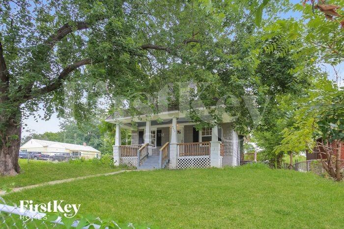 4459 N Chestnut Ave - Photo 2 of 15
