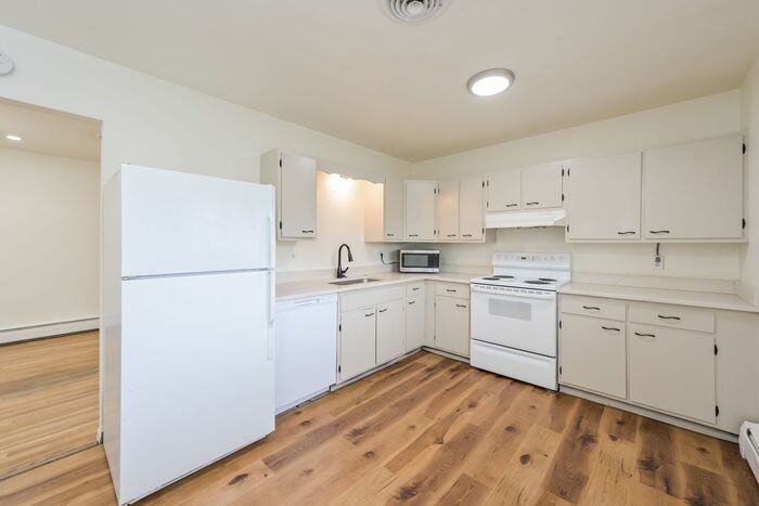 603 Fraser St - Photo 3 of 18