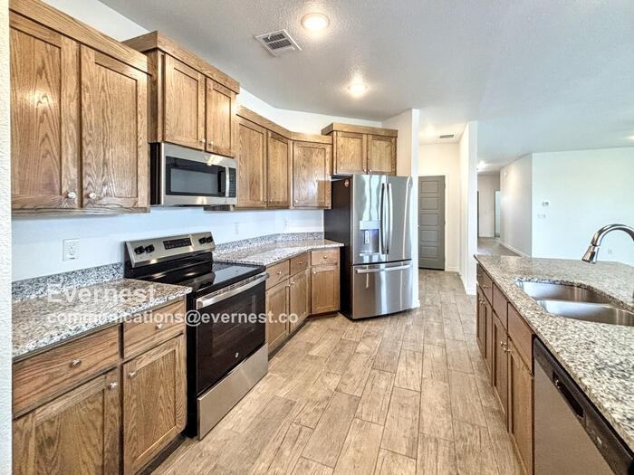 625 Old Glory Rd - Photo 2 of 24