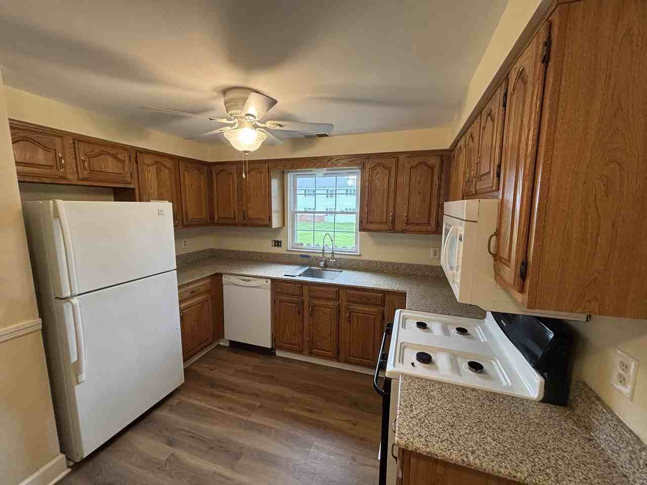 32A Chestnut Ct #NA - Photo 3 of 28