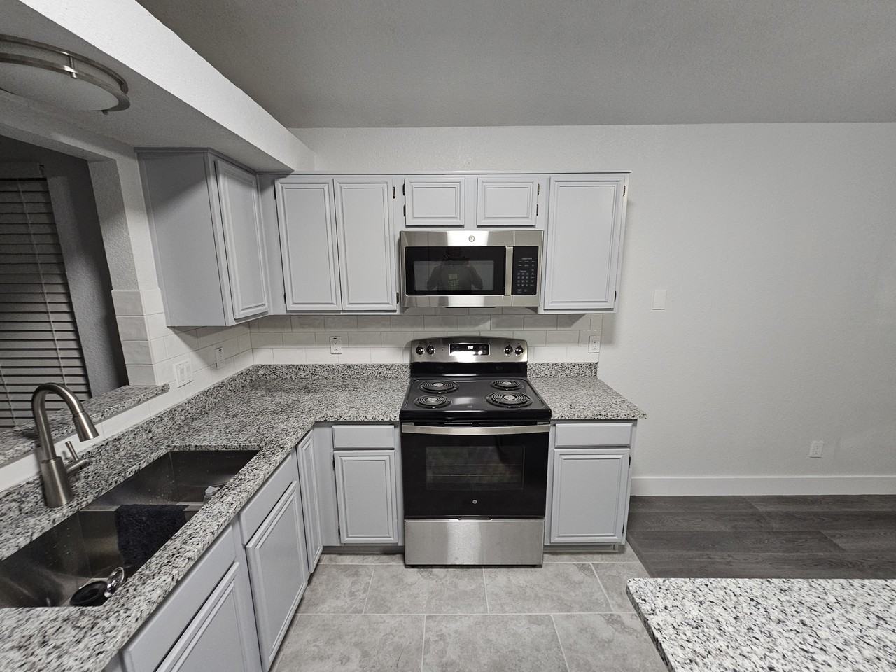 919 Crestwood Dr #NA - Photo 4 of 20