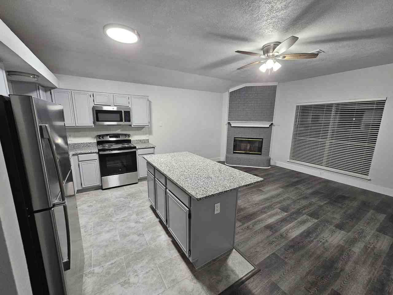 919 Crestwood Dr #NA - Photo 5 of 20