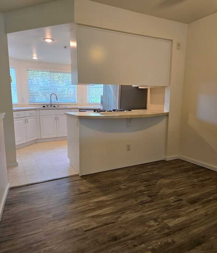 11570 Stone Ave N #103 - Photo 5 of 18