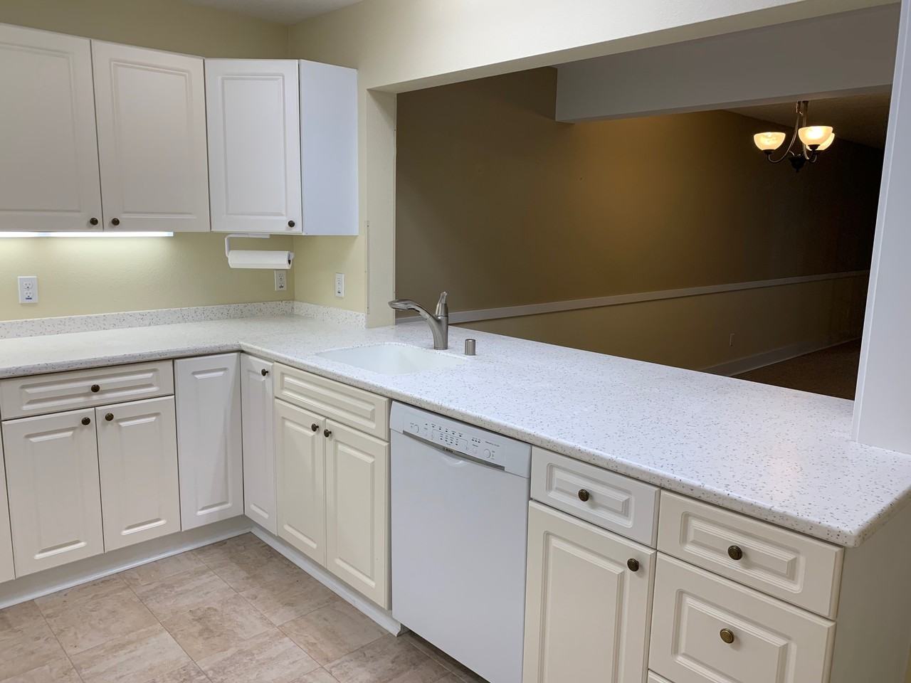 916 S Hatch St #203 - Photo 4 of 13