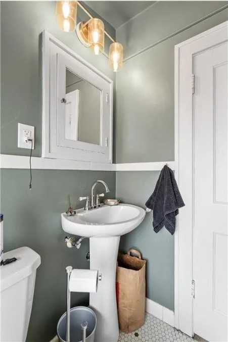 2334 Arthur St Ne #NA - Photo 2 of 13