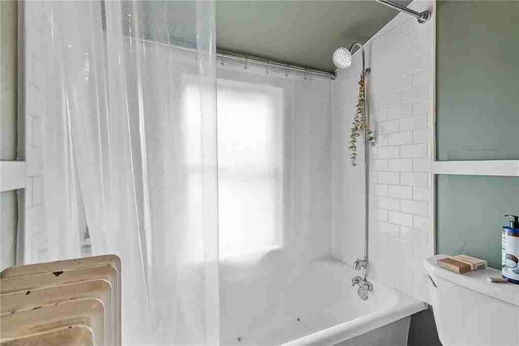 2334 Arthur St Ne #NA - Photo 3 of 13