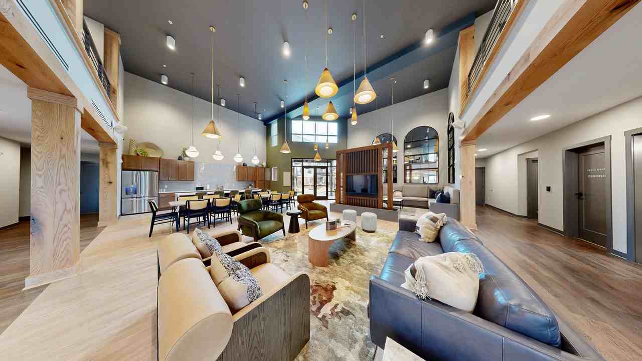 tracequarter.com - Photo 2 of 50