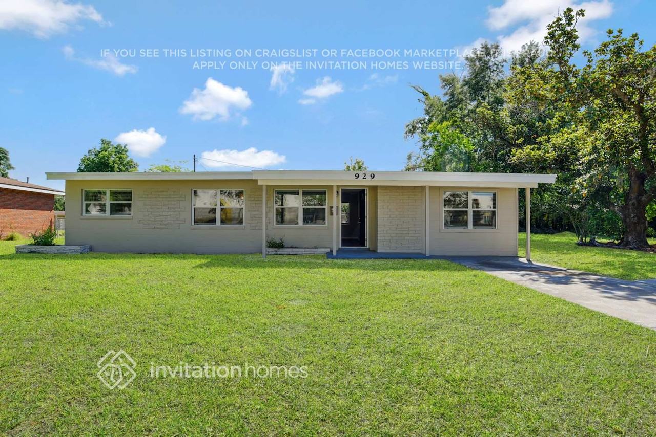 929 W Lake Mann Dr - Photo 2 of 30