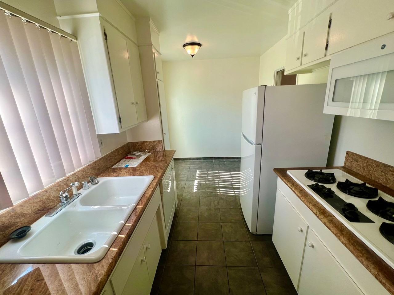 8130 Norton Ave, West Hollywood - Photo 4 of 31