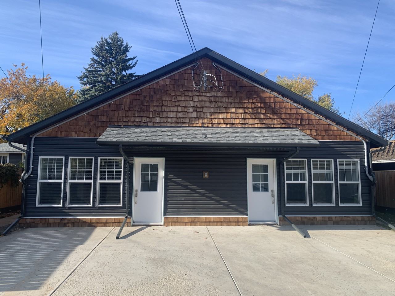 Modern 2 Bedroom & 1 Bedroom + Loft  Rental – 1 Month Free Rent - Photo 2 of 13