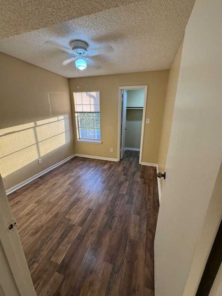 4301 Lizshire Ln #303 - Photo 4 of 16