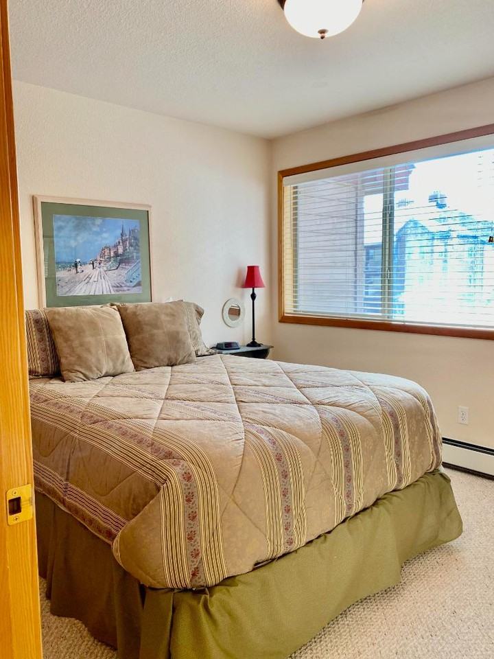 102 Sawyer Cir - Photo 4 of 12