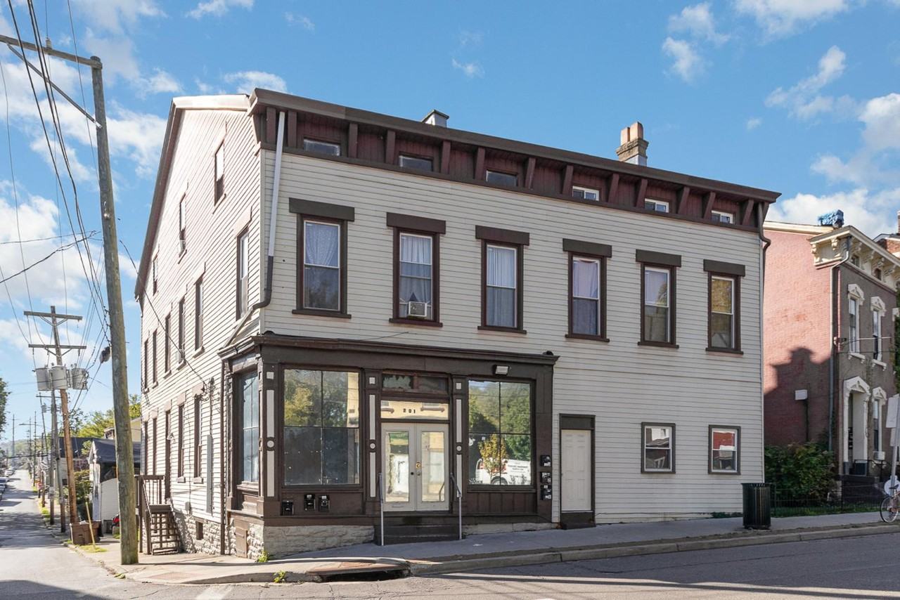 701-703 Pike St - Photo 2 of 5