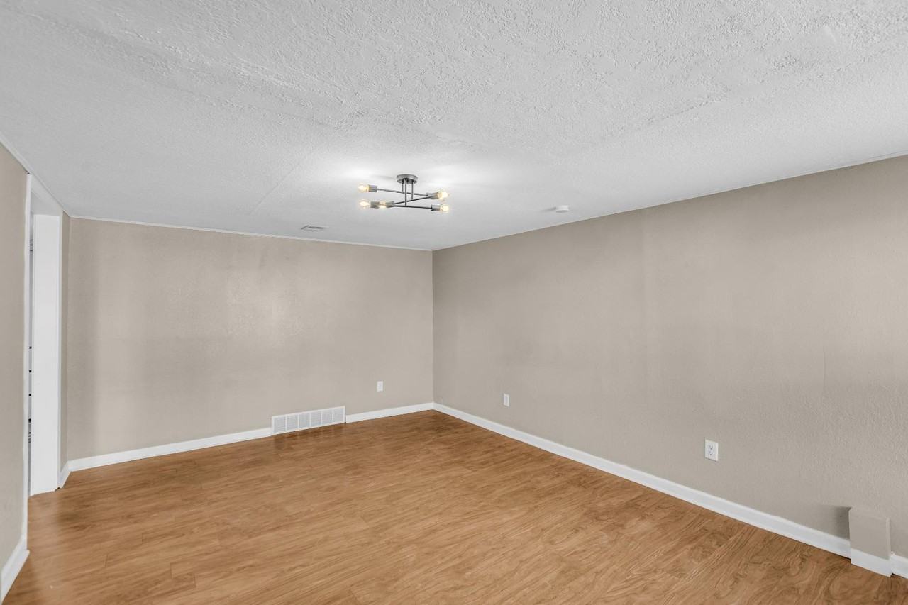 E 54th St - Photo 6 of 10